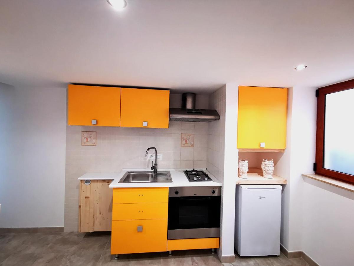 Guru House B&B Apartments Μιλάτσο Εξωτερικό φωτογραφία
