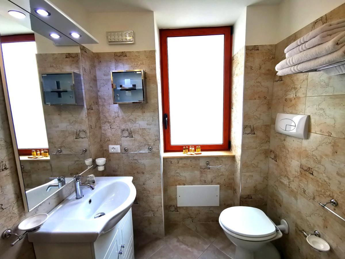 Guru House B&B Apartments Μιλάτσο Εξωτερικό φωτογραφία