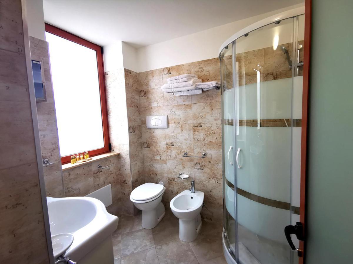 Guru House B&B Apartments Μιλάτσο Εξωτερικό φωτογραφία