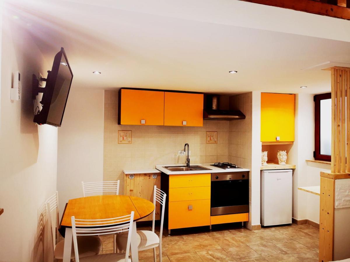 Guru House B&B Apartments Μιλάτσο Εξωτερικό φωτογραφία