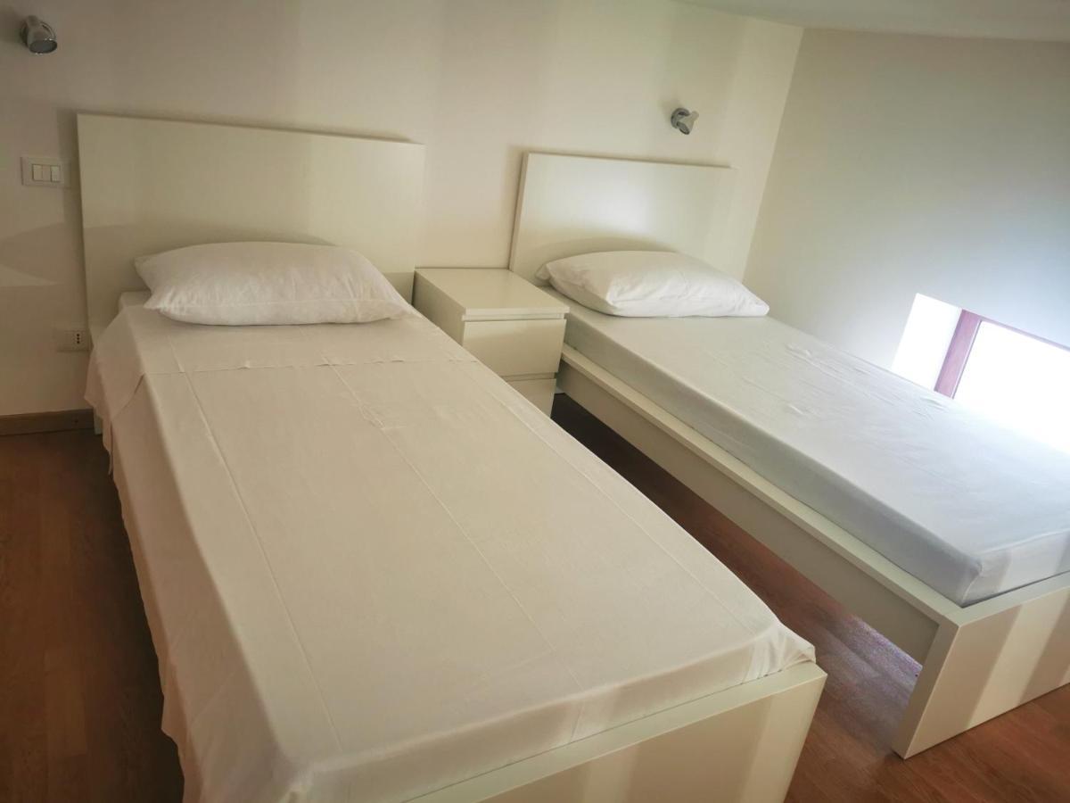 Guru House B&B Apartments Μιλάτσο Εξωτερικό φωτογραφία