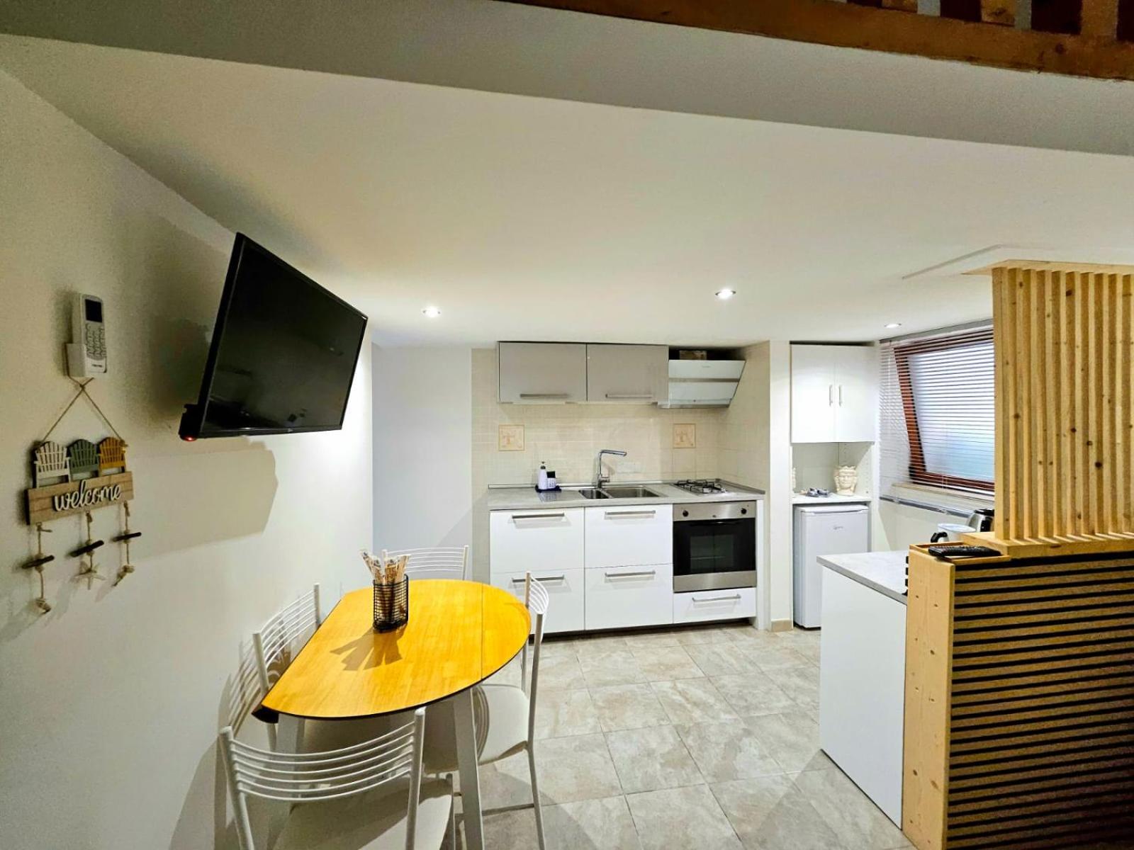 Guru House B&B Apartments Μιλάτσο Εξωτερικό φωτογραφία